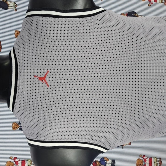 Jordan Brand flight jumpman spell out logo grey & red SM basketball jersey - Picture 3 of 6